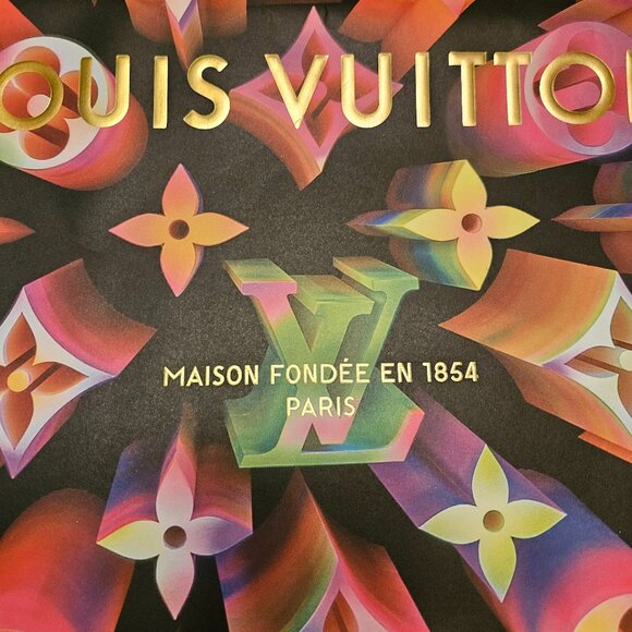 Large Louis Vuitton Christmas 2019 Shopping Tote - Picture 3 of 6